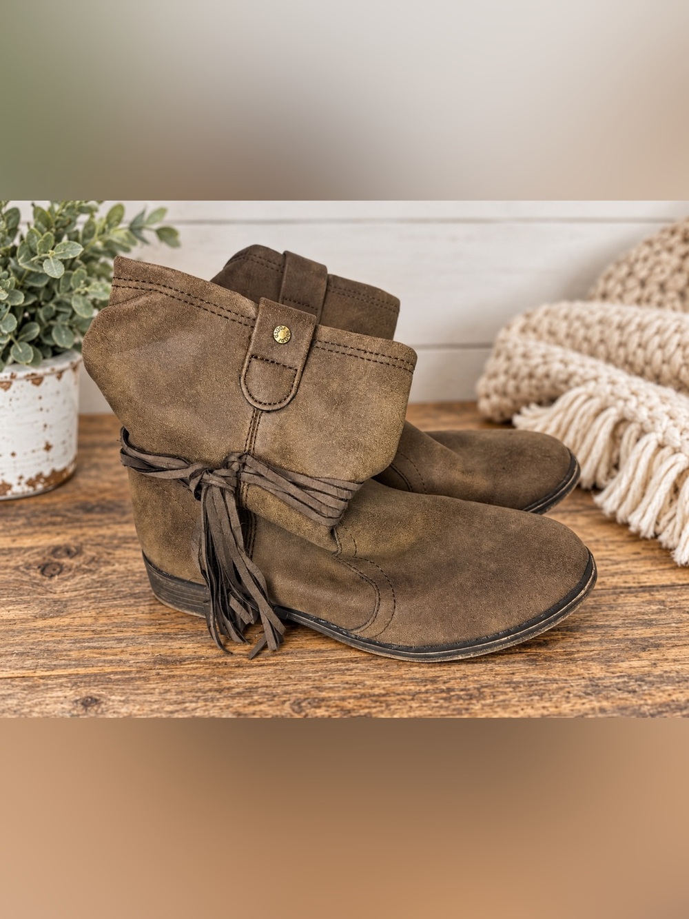 Sugar Brown Boho Fringe Ankle Boots Fold Over Cuff Distressed Western Size 6